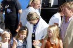 Amsterdam 9 september 2012
Maxima doet mee met de Amsterdam City swim door de grachten van Amsterdam. Prins Willem Alexander en hun dochters prinses Amalia Alexia en Ariane wachten haar an de finisch op de keizersgracht op.
Peter Smulders bv