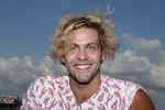 Amsterdam 3 september 2012
Presentatie deelnmemers expeditie Robinson bij strand west . Paul Turner
Peter Smulders bv