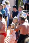 Amsterdam 9 september 2012
Maxima doet mee met de Amsterdam City swim door de grachten van Amsterdam. Prins Willem Alexander en hun dochters prinses Amalia Alexia en Ariane wachten haar an de finisch op de keizersgracht op.
Peter Smulders bv