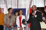 Ridderkerk, 11 September 2012
Lancering Helden No. 15 van Frits Barend en Barbara Barend met veel Olympische Kampioenen
Jacco Goosens en Deborah Leeser en de olympische kampioenen Ranomi Kromiwidjojo, Marianne Vos en captain van de Nederlandse Hockedames, Maartje Paumen, Edit Bosch, Lisa Westerhof en Lobke Berkhout
Foto Peter Smulders BV