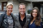 Amsterdam 11 september 2012
Uitreiking elegance awards in hotel the grand. Richard Kemper met vrouw en dochter
Peter Smulders bv
