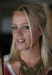 Amsterdam 3 september 2012
Presentatie deelnmemers expeditie Robinson bij strand west . Tess Milne
Peter Smulders bv