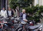 Amsterdam 1 september 2012
Youp v t Hek met mobieltje op straat.
Peter Smulders bv