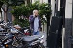 Amsterdam 1 september 2012
Youp v t Hek met mobieltje op straat.
Peter Smulders bv