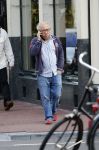 Amsterdam 1 september 2012
Youp v t Hek met mobieltje op straat.
Peter Smulders bv