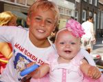 Scheveningen Den Haag 23 augustus 2013
Angelina de dochter van Michael v d Plas en Samantha de Jongh ( Barbie) viert haar eerste verjaardag in Barbys cafe.
Peter Smulders bv
