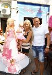 Scheveningen Den Haag 23 augustus 2013
Angelina de dochter van Michael v d Plas en Samantha de Jongh ( Barbie) viert haar eerste verjaardag in Barbys cafe.
Peter Smulders bv