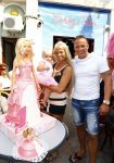Scheveningen Den Haag 23 augustus 2013
Angelina de dochter van Michael v d Plas en Samantha de Jongh ( Barbie) viert haar eerste verjaardag in Barbys cafe.
Peter Smulders bv