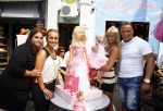 Scheveningen Den Haag 23 augustus 2013
Angelina de dochter van Michael v d Plas en Samantha de Jongh ( Barbie) viert haar eerste verjaardag in Barbys cafe.
Peter Smulders bv