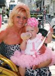 Scheveningen Den Haag 23 augustus 2013
Angelina de dochter van Michael v d Plas en Samantha de Jongh ( Barbie) viert haar eerste verjaardag in Barbys cafe. Barbie met moeder
Peter Smulders bv
