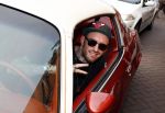Amsterdam 6 september 2013
Ben Saunders met een vriend in zijn chevrolet Camaro uit 1977 op de grachten van Amsterdam