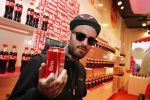 Amsterdam 14 augustus 2013
Ruud Feltkamp opent the concept store van Coca cola op de kalverstraat. Ben Saunders is ook aanwezig.
Peter Smulders bv