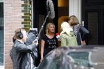 Amsterdam 10 september 2013
Opnames waar rook is zijn Britt en Ymke die aanbellen bij Bridget Maasland
voor hun programma