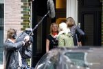 Amsterdam 10 september 2013
Opnames waar rook is zijn Britt en Ymke die aanbellen bij Bridget Maasland
voor hun programma