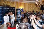 Amsterdam 8 augustus 2013
Gerard Joling en Caren Maywood en Alice Maywood tijdens persconferentie in het Amstel hotel waar ze aankondigen weer op te gaan treden tijdens concert Gerad Joling in het ziggo dome.
Peter Smulders bv