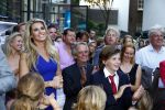 Amsterdam 5 september 2013
Opening nieuwe eyeworks pand met Reinout en Danielle Oerlemans (met kinderen) en burgemeester Eberhard v d Laan