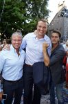 Amsterdam 5 september 2013
Opening nieuwe eyeworks pand met Reinout en Danielle Oerlemans (met kinderen) en burgemeester Eberhard v d Laan. Dries en dave Roelvink met Sem Schilt
