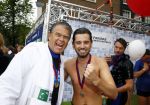 Amsterdam 8 september 2013
Amsterdam city swim door de grachten met diverse bn ers.
Ruud Feltkamp met Emile Ratelband