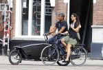 Amsterdam 6 september 2013
Frank Rijkaard met zijn dochter Lindsay op de fiets