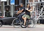 Amsterdam 6 september 2013
Frank Rijkaard met zijn dochter Lindsay op de fiets