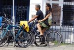 Amsterdam 6 september 2013
Frank Rijkaard met zijn dochter Lindsay op de fiets