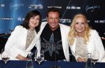 Amsterdam 8 augustus 2013
Gerard Joling en Caren Maywood en Alice Maywood tijdens persconferentie in het Amstel hotel waar ze aankondigen weer op te gaan treden tijdens concert Gerad Joling in het ziggo dome.
Peter Smulders bv