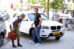 Amsterdam 14 augustus 2013
Gerard Joling en Jort Kelder nemen commercial op voor autoverhuurbedrijf Sixt in Amsterdam zuid.
Peter Smulders bv
