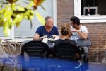 Amsterdam 29 augustus 2013
Gordon met zijn vriend aan het ontbijten in de tuin waae Gordon en Gerard Joling even geen cent te makken opnemen.
Peter Smulders bv