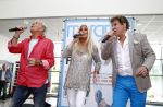 Hoofddorp 29 augustus 2013
Presentatie van de Margriet met Natasja Foger als hoofdredaktrice.
Leontine v d Bos de reguliere hoofdredaktrice geeft aar het eerste exemplaar en Rene Froger zingt voor Natasja bij sanoma uitgevers
Grant & Forsyth