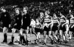 Eindhoven, 24 Oktober 1984 Thuiswedstrujd tussen PSV-Manchester United vooe de EC III. Eindstand 0-0
Hallvar Thoresen, Huub Stevens, Berry v Aerle
Foto Peter Smulders BV