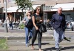 Amsterdam 14 augustus 2013
Harry Mens met zijn zwangere dochter Suze en dochter Sarah.
Peter Smulders bv