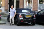 Amsterdam 16 augustus 2013
Jaap v Zweden met zijn vrouw Aaltje in een mini cooper cabrio.
Peter Smulders bv