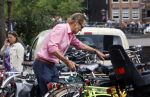 Amsterdam 17 augustus 2013
Jan Lenferink doet boodschappen op de noordermarkt.
Peter Smulders bv