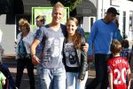 Hoorn 15 augustus 2013
Sonja Bakker met Jan Reus en alle kinderen op de kermis in Hoorn. Ook baby Bram is erbij.
Peter Smulders bv