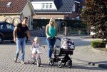 Volendam 6 september 2013
Jan en Liza Smit gaan wandelen met hun zoon Senn en dochter Emma.