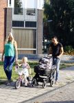 Volendam 6 september 2013
Jan en Liza Smit gaan wandelen met hun zoon Senn en dochter Emma.