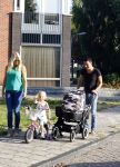 Volendam 6 september 2013
Jan en Liza Smit gaan wandelen met hun zoon Senn en dochter Emma.