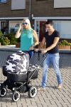 Volendam 6 september 2013
Jan en Liza Smit gaan wandelen met hun zoon Senn en dochter Emma.