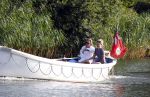 Nigtevecht 4 september 2013
Jort Kelder en Lauren Verster op hun sloep aan het varen op de vecht.