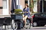 Amsterdam 17 augustus 2013
Kim v Kooten met dochter op de fiets.
Peter Smulders bv