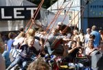 Amsterdam 18 augustus 2013
Kluun Raymond v d Klundert met zijn nieuwe vriendin op de parade.
Peter Smulders bv