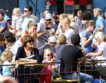 Amsterdam 18 augustus 2013
Kluun Raymond v d Klundert met zijn nieuwe vriendin op de parade.
Peter Smulders bv
