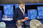 Apeldoorn 5 september 2013
Presentatie van het Droomboek aan Koning Willem Alexander en Koningin Maxima op paleis het Loo.
Foto Peter Smulders BV