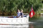 Nigtevecht 4 september 2013
Jort Kelder en Lauren Verster op hun sloep aan het varen op de vecht.