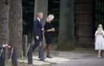 Lage Vuursche 16 augustus 2013
Begrafenis Prins Friso bij de stulpkerk in Lage Vuursche. De hele koninklijke familie was Aanwezig. Prinses Mabel met dochters en Prinses Beatrix. Moeder Mabel met beveiliging JP
Peter Smulders bv