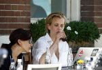 Amsterdam 16 augustus 2013
Maria Kooistra en haar dochter op een terras in Amsterdam. Maria zit te schrijven achter haar laptop.
Peter Smulders bv