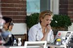 Amsterdam 16 augustus 2013
Maria Kooistra en haar dochter op een terras in Amsterdam. Maria zit te schrijven achter haar laptop.
Peter Smulders bv