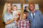 Ridderkerk 15 augustus 2013
Presentatie blad helden door Barbara en Frits Barend met daarin oa Michael Boogerd met vriendin Darya Nucci en kinderen Darya en Mikai, en Thijsje Oenema en Michel Mulder met familie. 
Peter Smulders bv