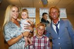 Ridderkerk 15 augustus 2013
Presentatie blad helden door Barbara en Frits Barend met daarin oa Michael Boogerd met vriendin Darya Nucci en kinderen Darya en Mikai, en Thijsje Oenema en Michel Mulder met familie. 
Peter Smulders bv