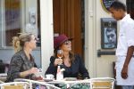 Amsterdam 31 augustus 2013
Nada v Nie op terras met inge Teeuwen ( zus Hans Teeuwen).
De zoon van Nada Quentin werkt daar in de bediening